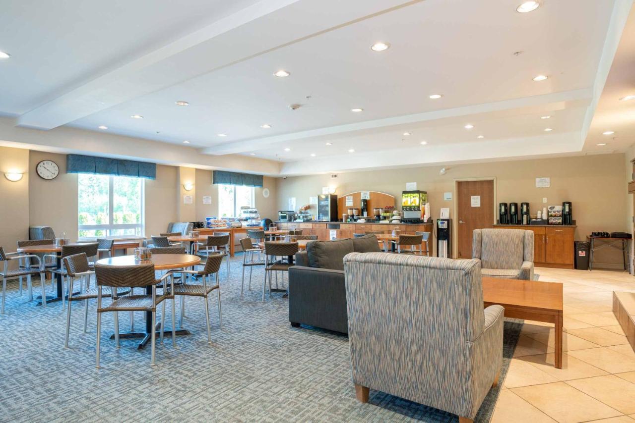 Sandman Hotel And Suites Squamish Exterior foto